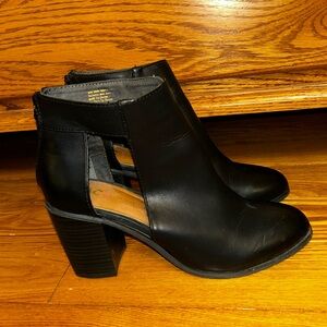 BC Elegant Black Ankle Boots